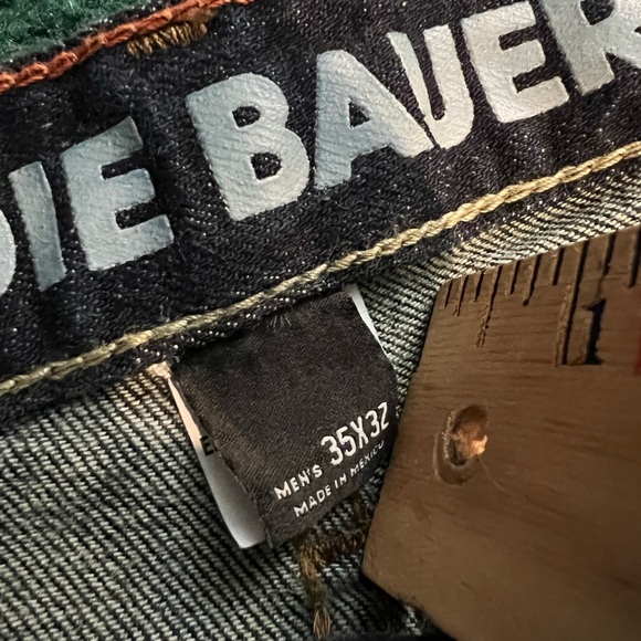 Eddie Bauer Straight Fit Blue Jeans 35x32 new - Picture 7 of 7